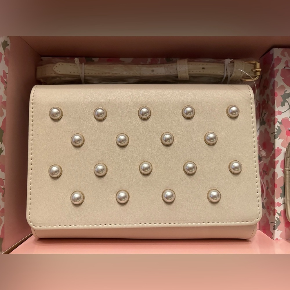 *New* Betsey Johnson Cream and Pearl 3 Piece Gift Set - Picture 6 of 16
